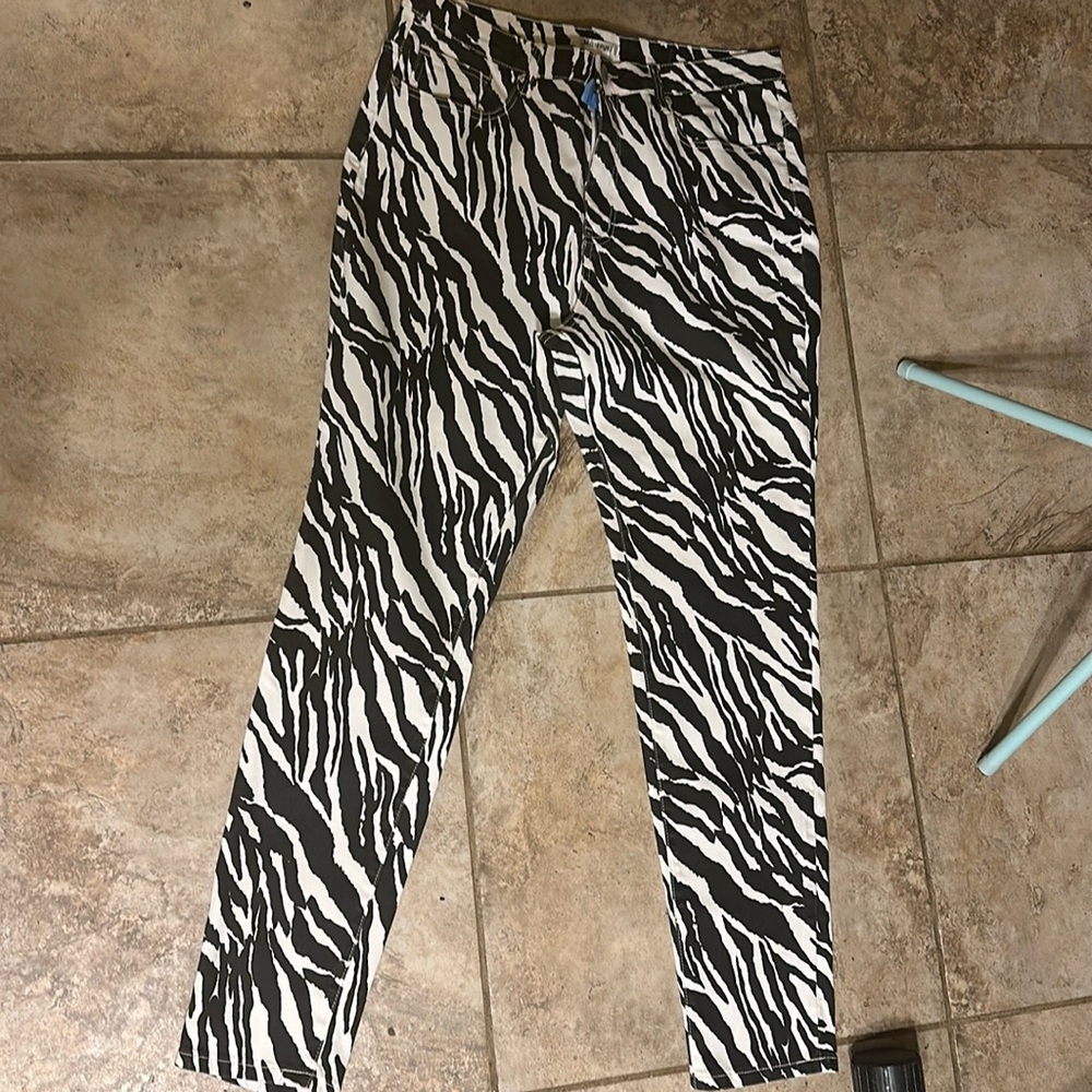 Plus size 18w Zebra print Jeans!